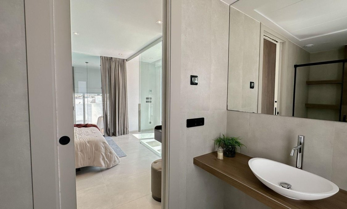 Obra nueva - villa -
