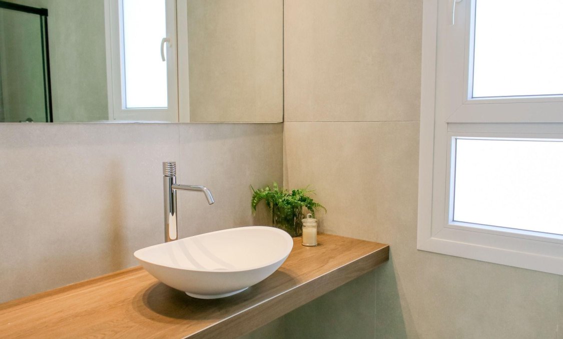 Obra nueva - villa -
