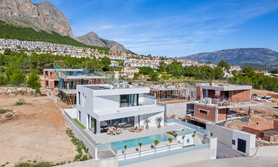 Obra nueva - villa -
