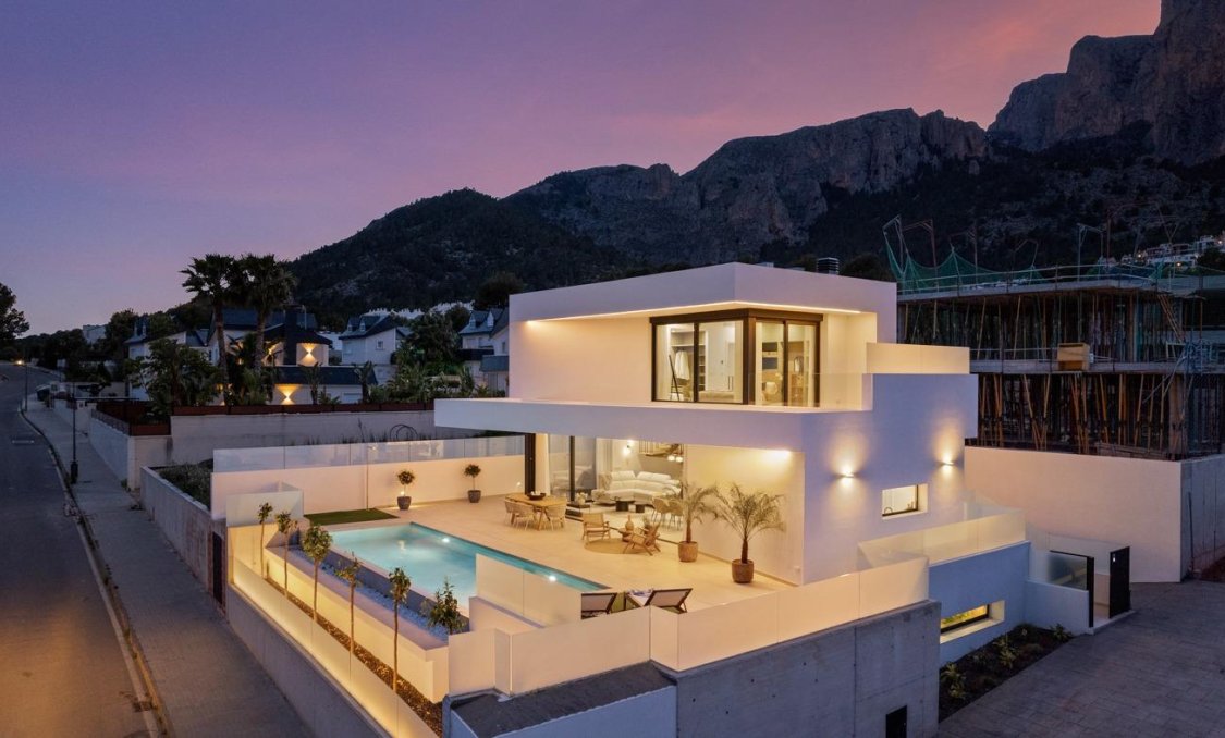 Obra nueva - villa -
