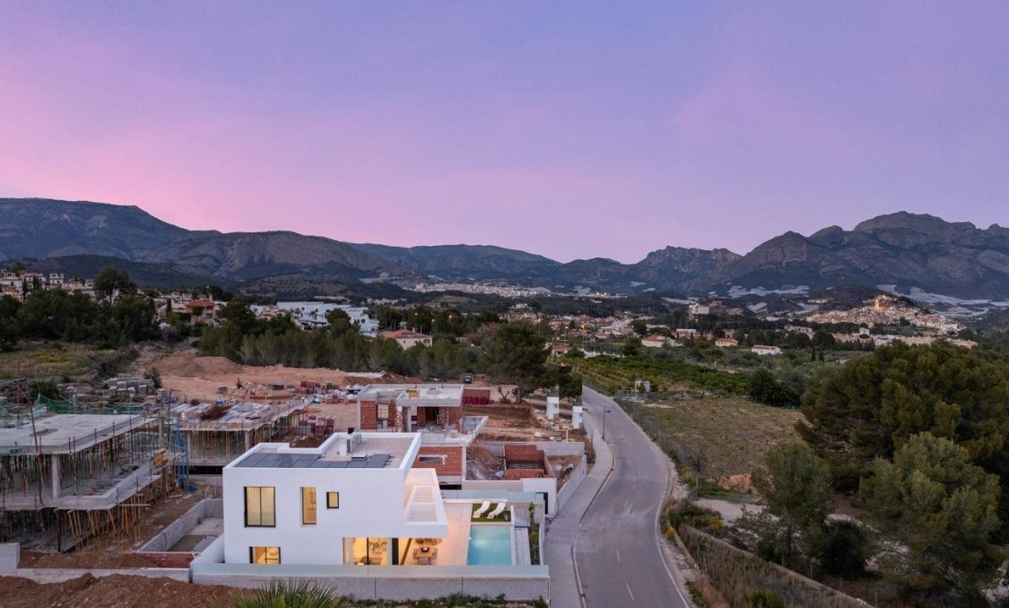 Obra nueva - villa -
