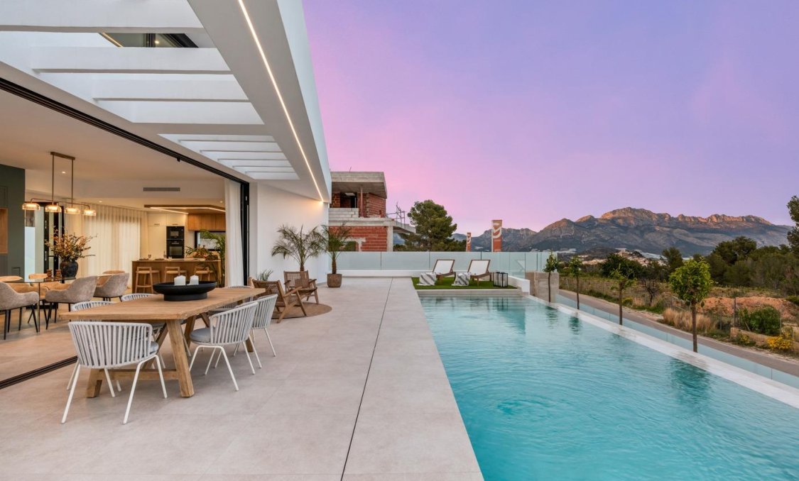 Obra nueva - villa -
