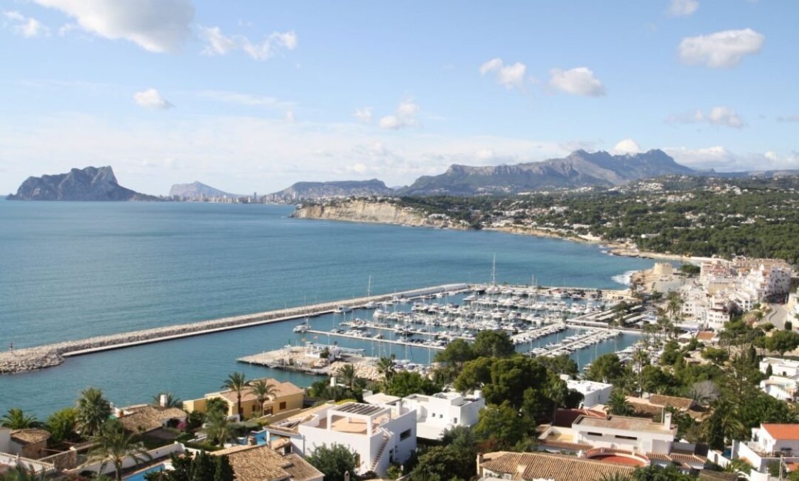 Obra nueva - villa -
