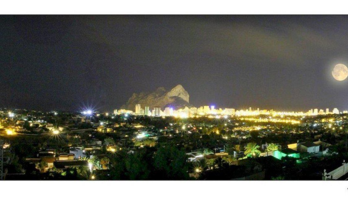 Obra nueva - villa -
