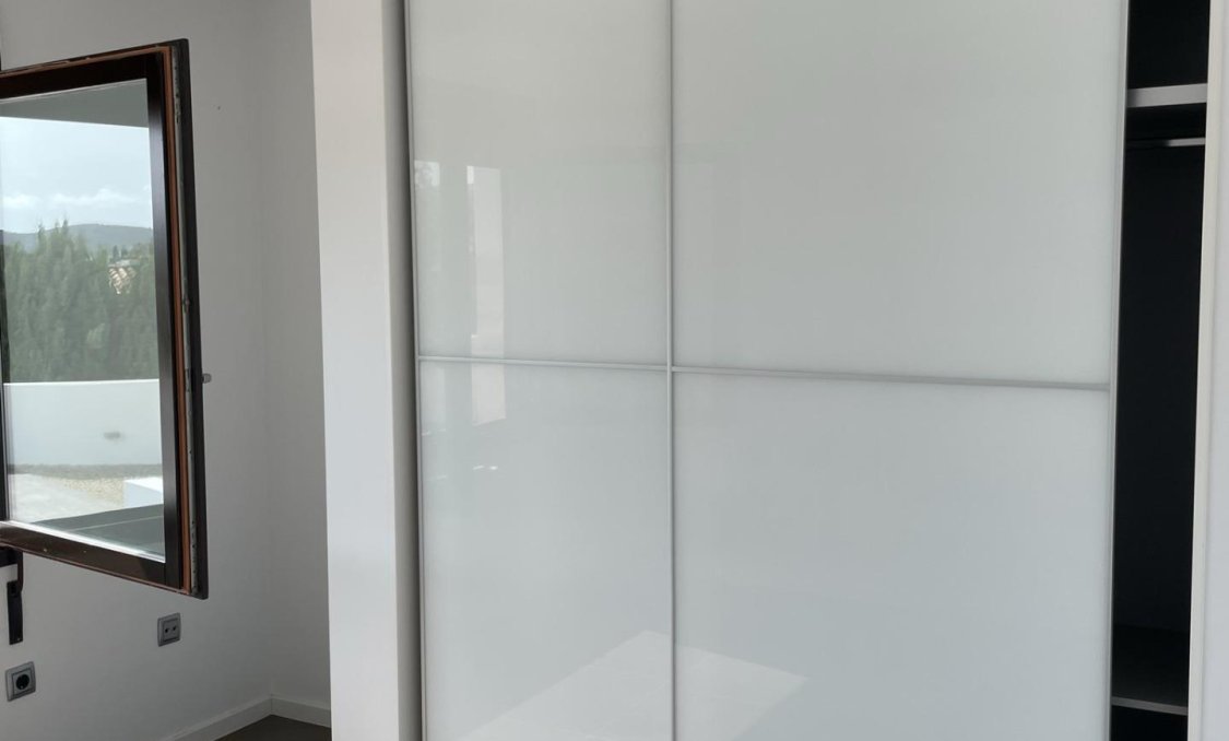 Nowy budynek - villa -
