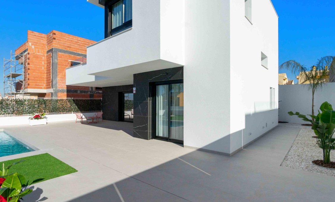 Obra nueva - villa -
