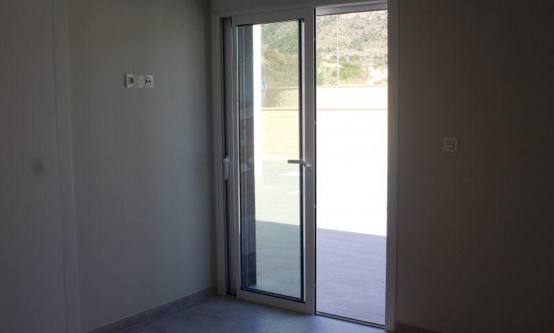 Obra nueva - villa -
