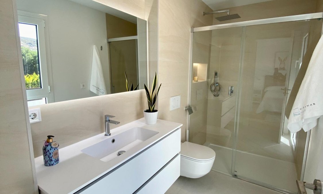 Obra nueva - villa -
