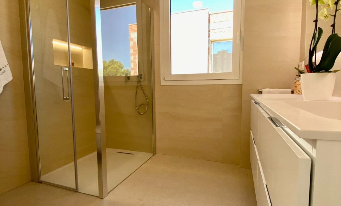 Obra nueva - villa -
