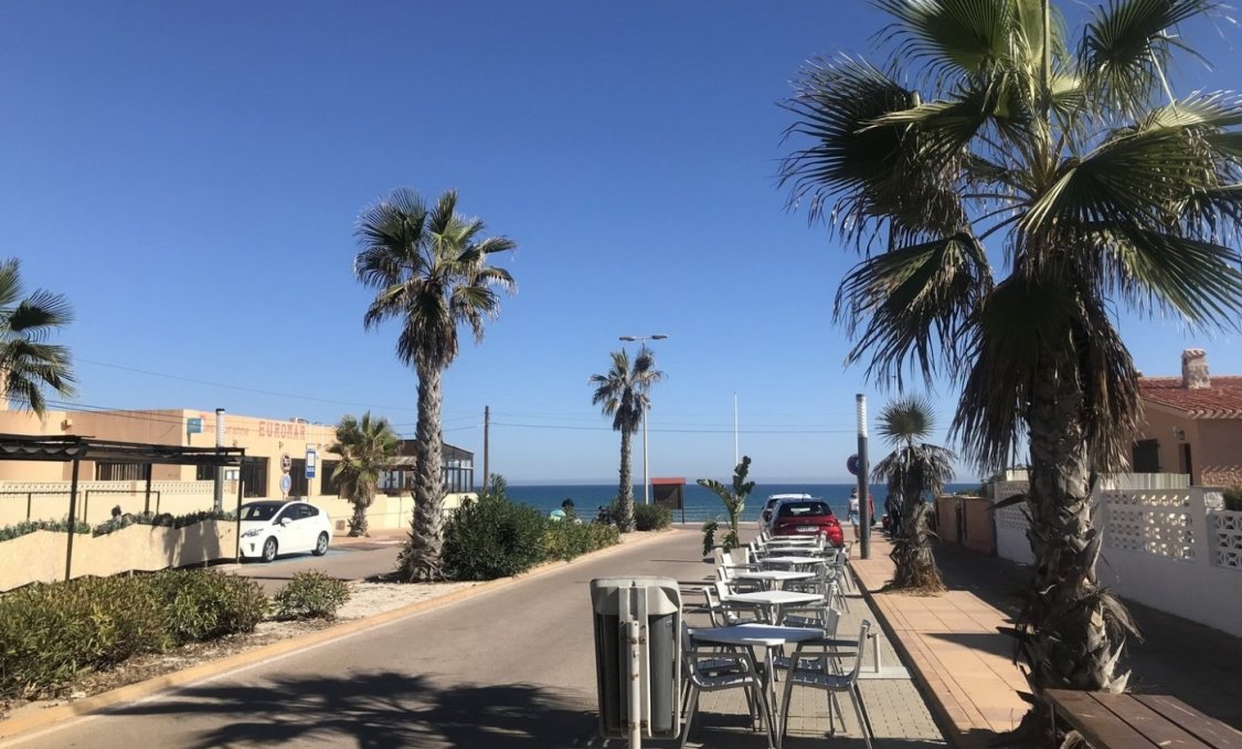 Obra nueva - villa -
