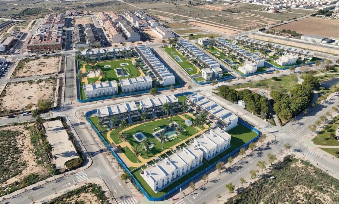 Nowy budynek - Bungalow -
Pilar de la Horadada - pueblo