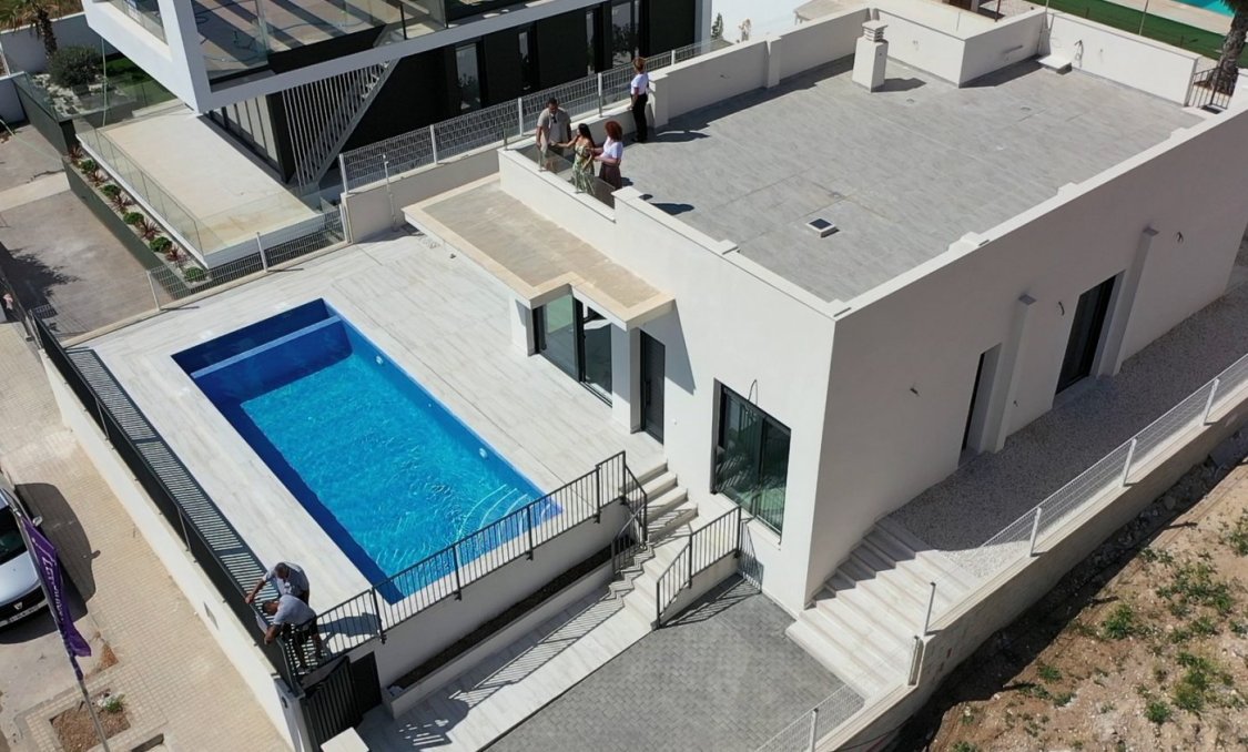 Nowy budynek - villa -
