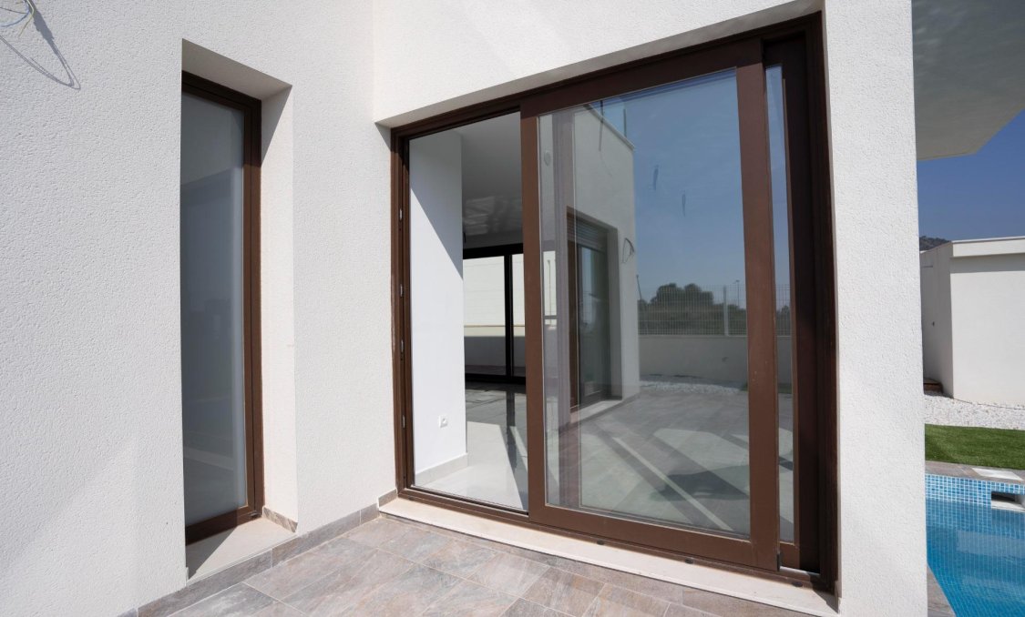 Obra nueva - villa -
