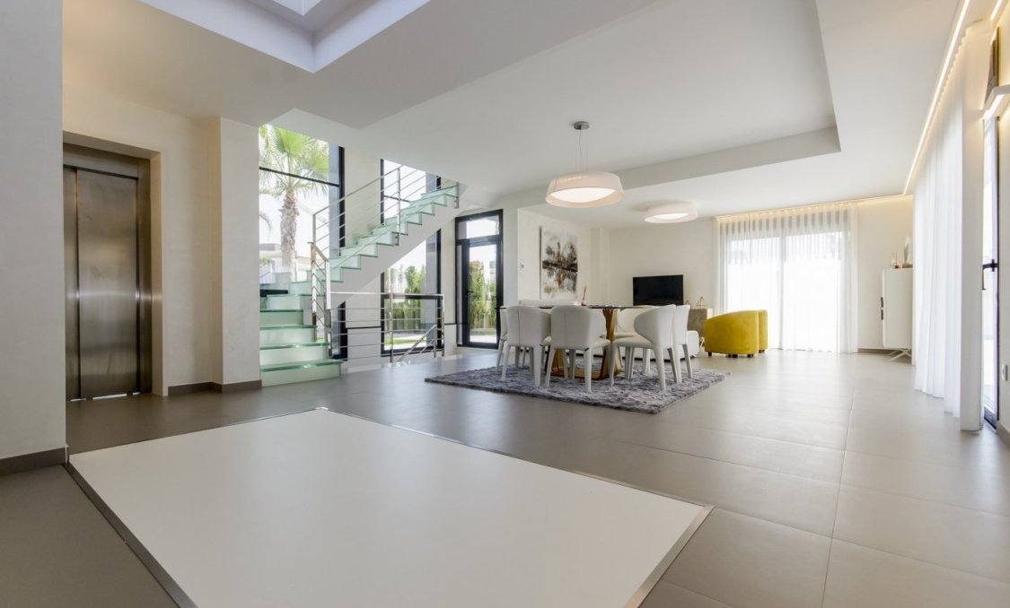 Obra nueva - villa -
