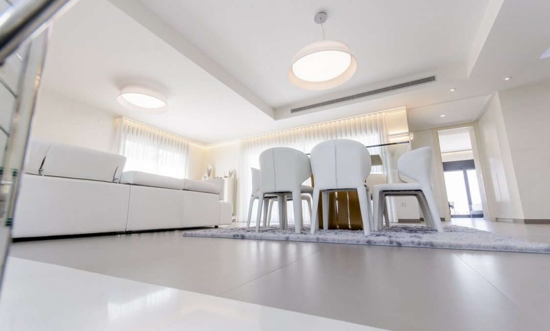 Obra nueva - villa -
