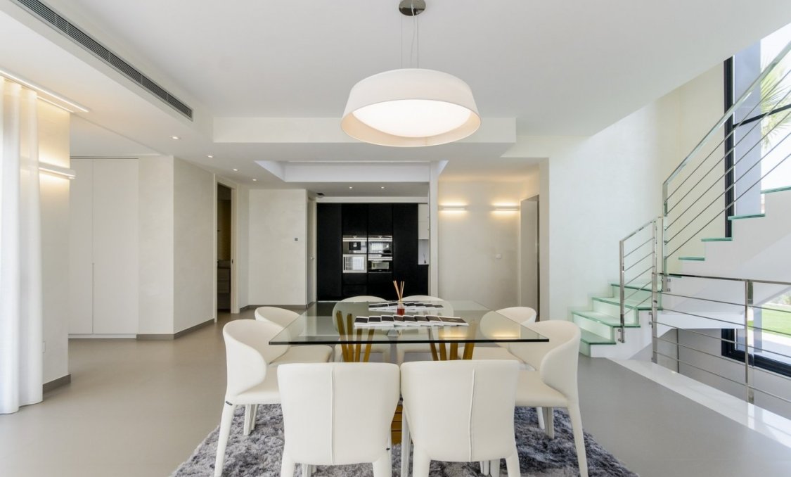 Obra nueva - villa -
