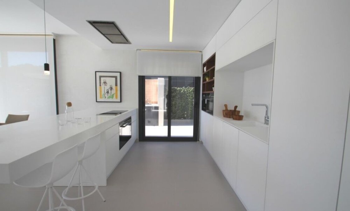 Obra nueva - villa -
