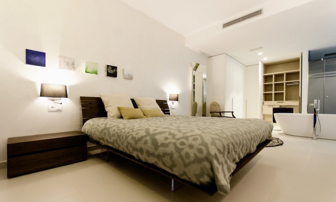 Obra nueva - villa -
