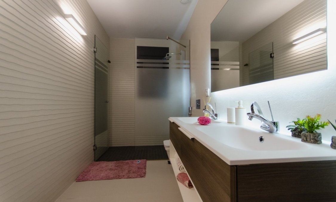 Obra nueva - villa -
