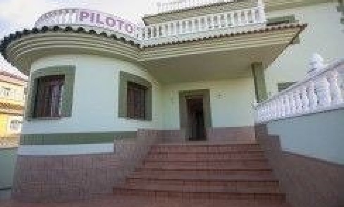 Obra nueva - villa -
