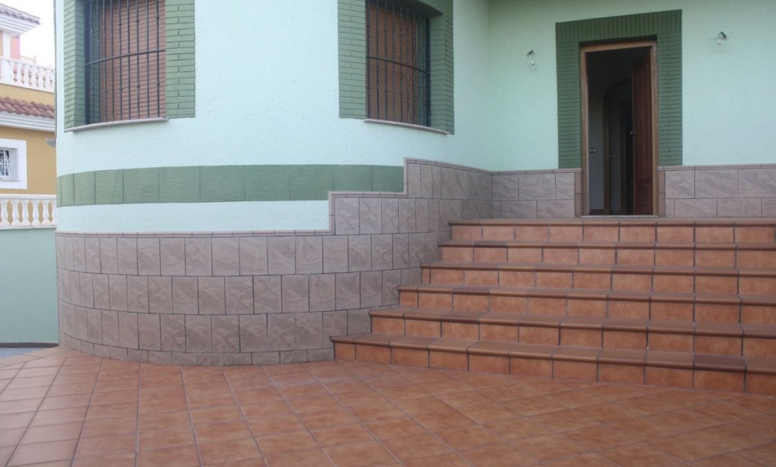 Obra nueva - villa -
