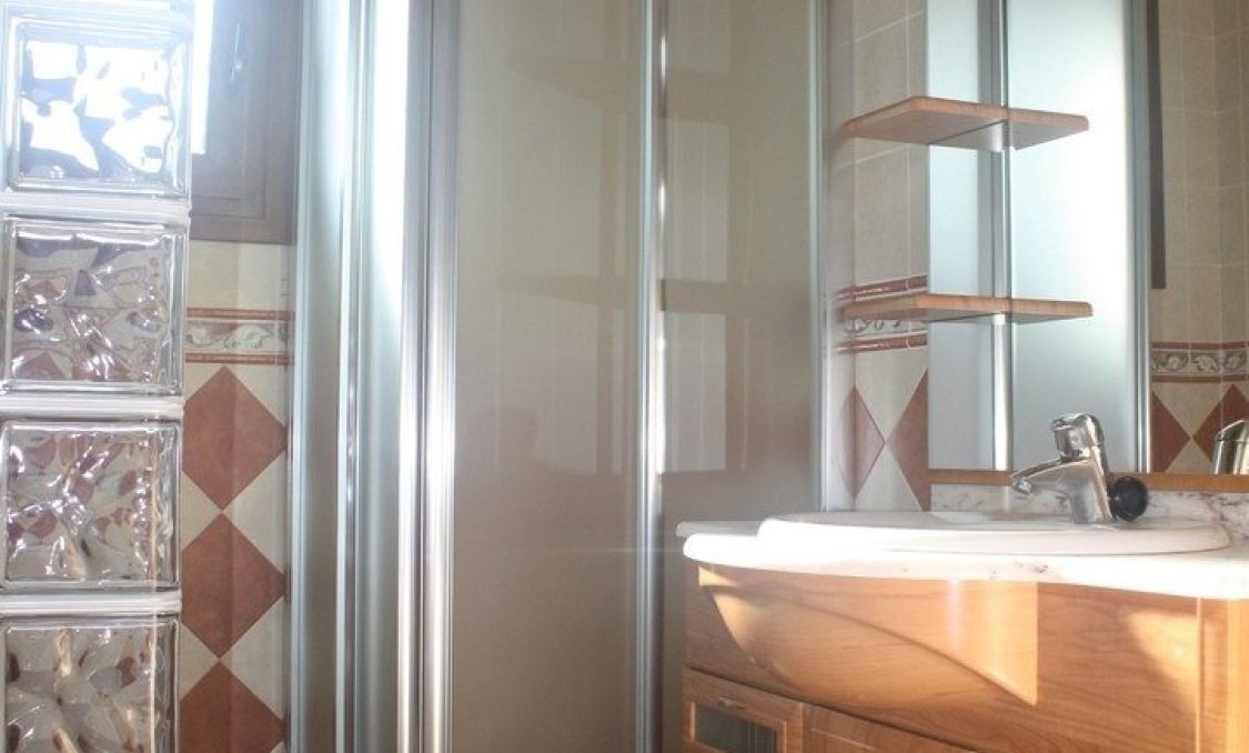 Obra nueva - villa -
