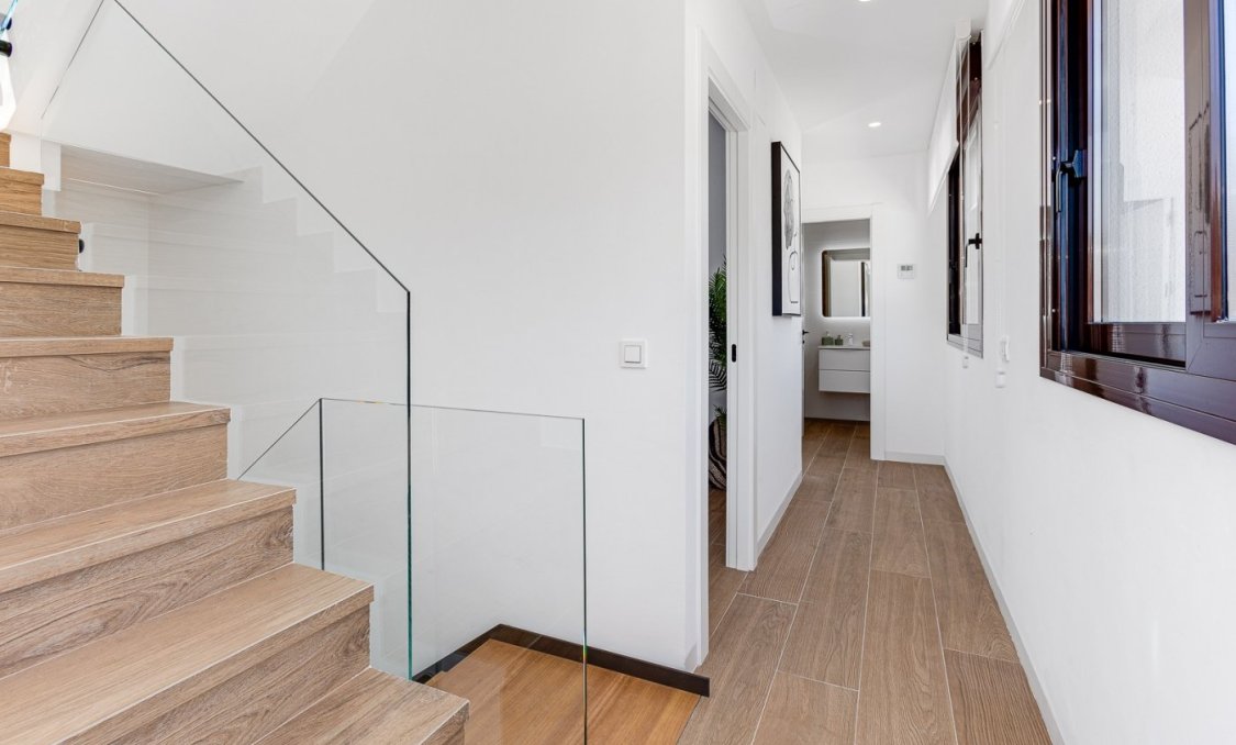 Obra nueva - villa -
