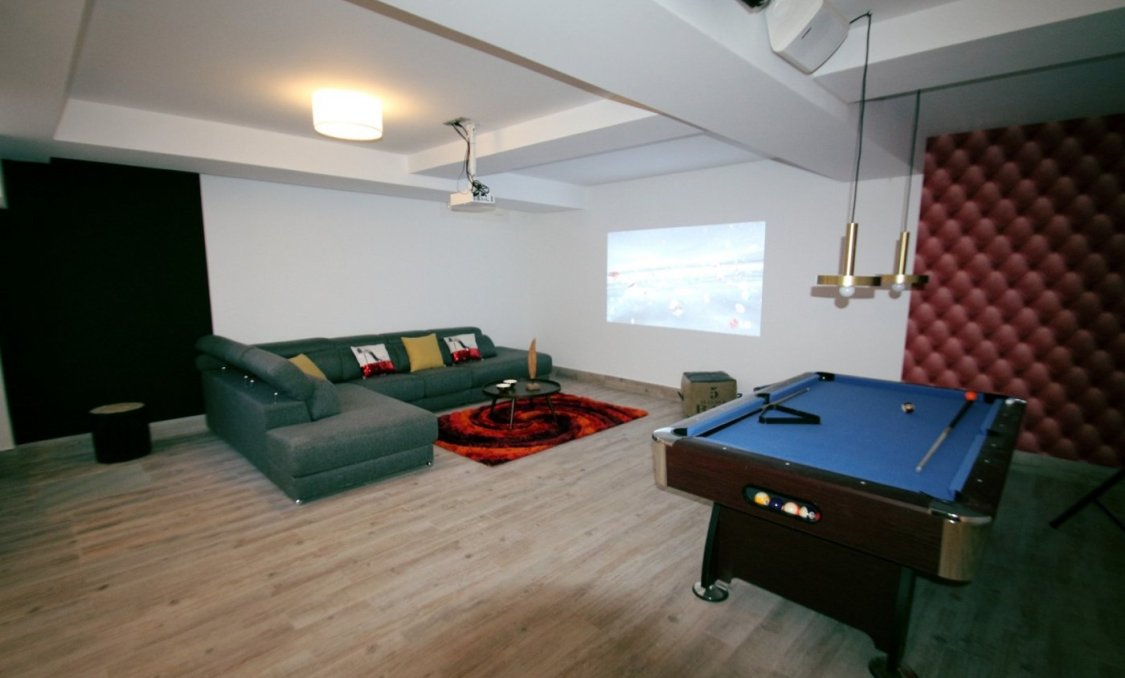 Obra nueva - villa -
