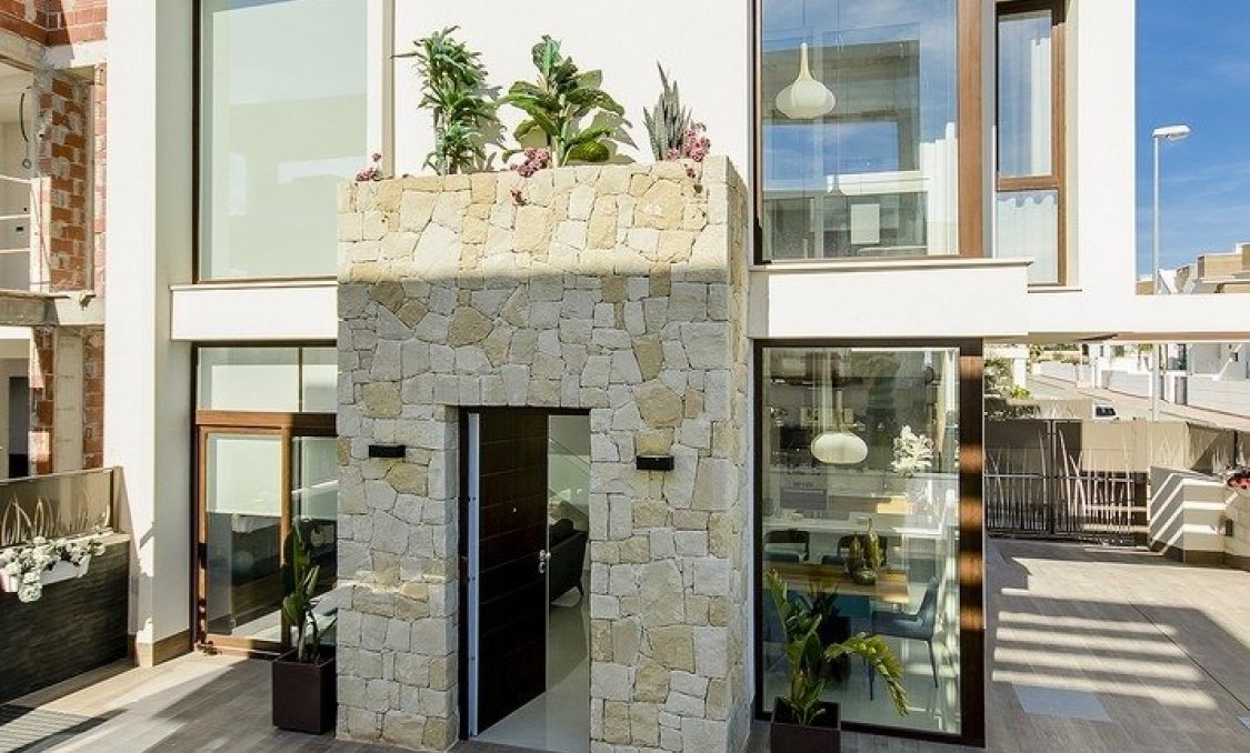 Obra nueva - villa -
