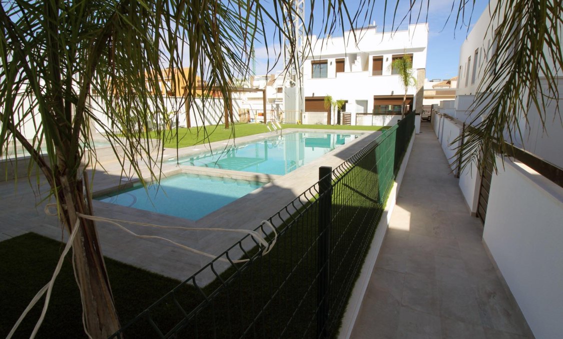 New Build - villa -
Pilar de la Horadada - parque Andromeda