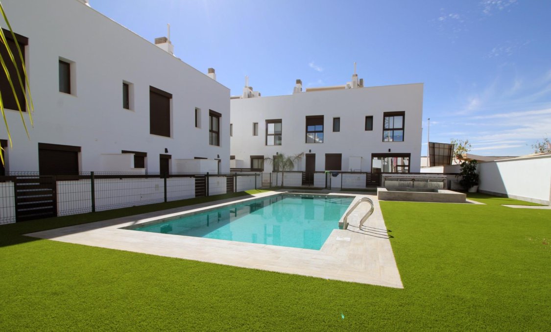 New Build - villa -
Pilar de la Horadada - parque Andromeda