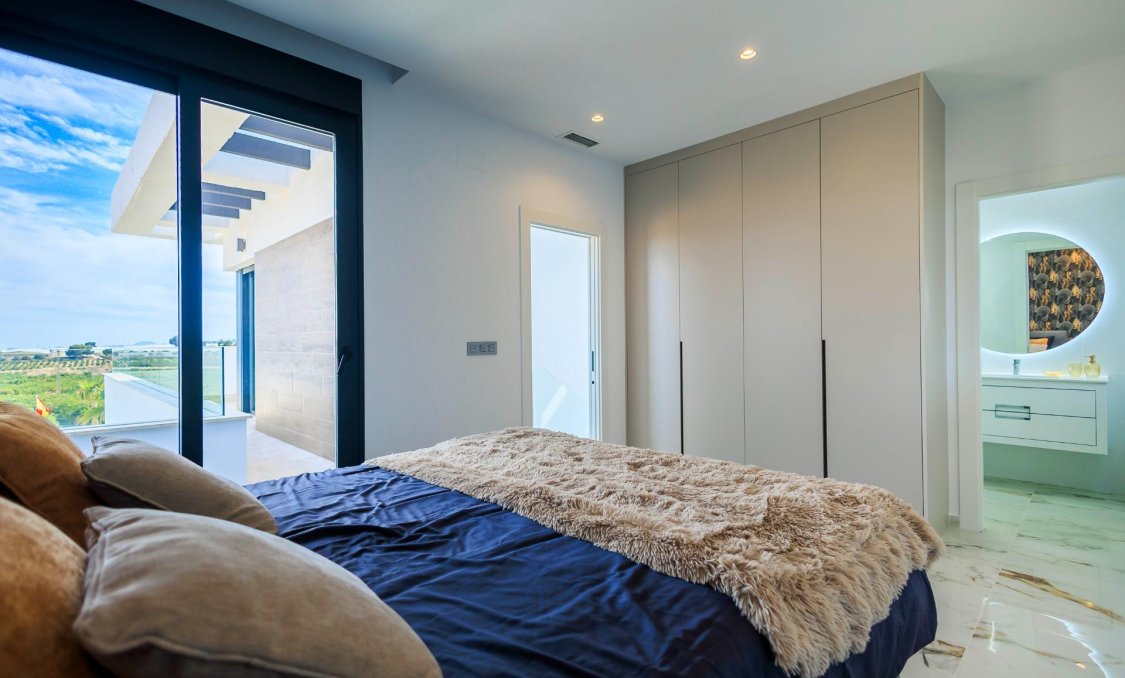 Obra nueva - villa -
