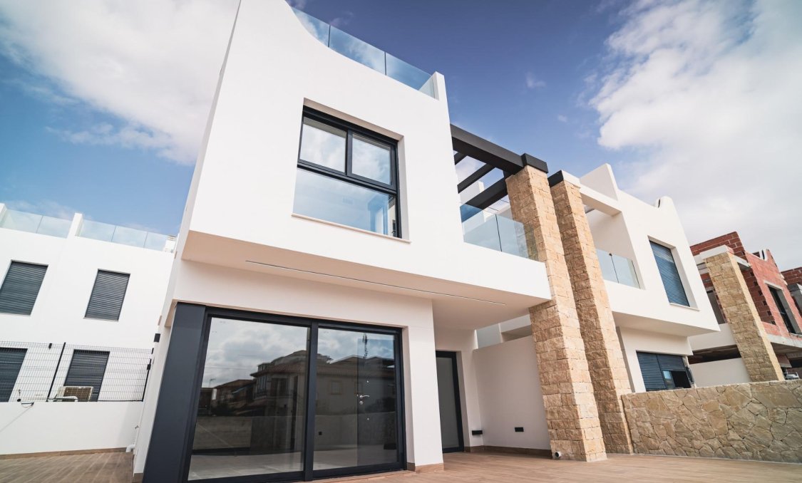 Obra nueva - villa -
