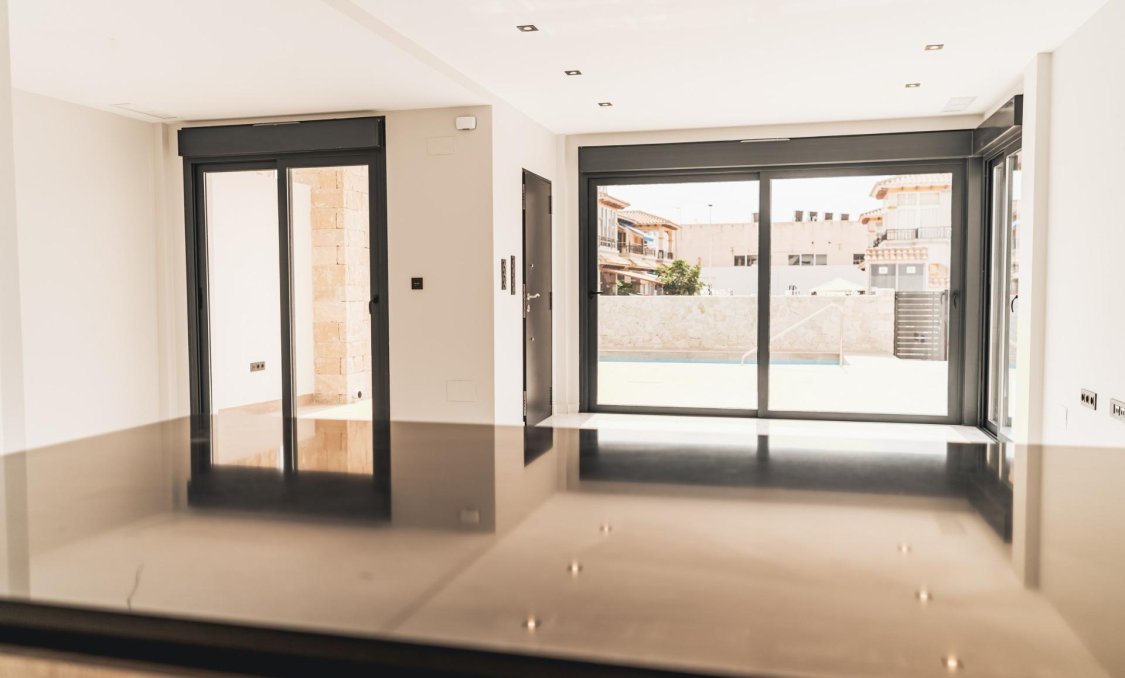 Obra nueva - villa -
