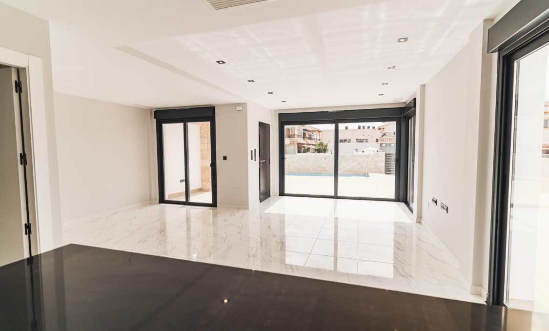 Obra nueva - villa -
