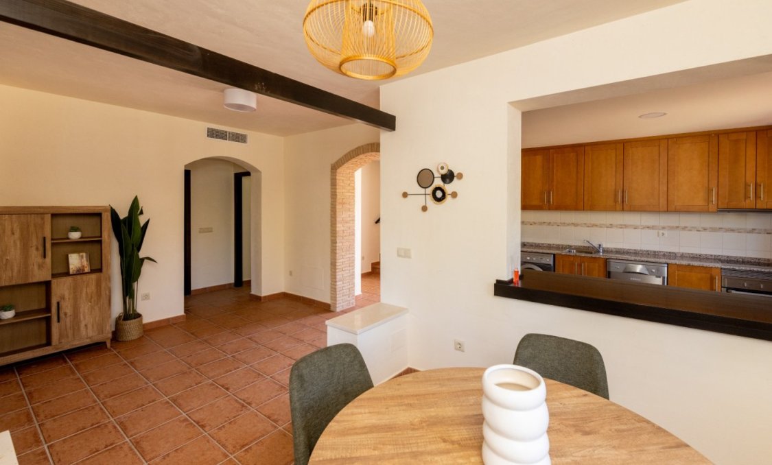 Obra nueva - villa -
