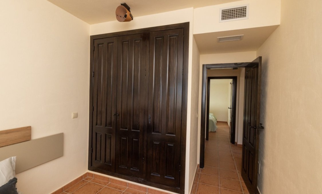 Obra nueva - villa -
