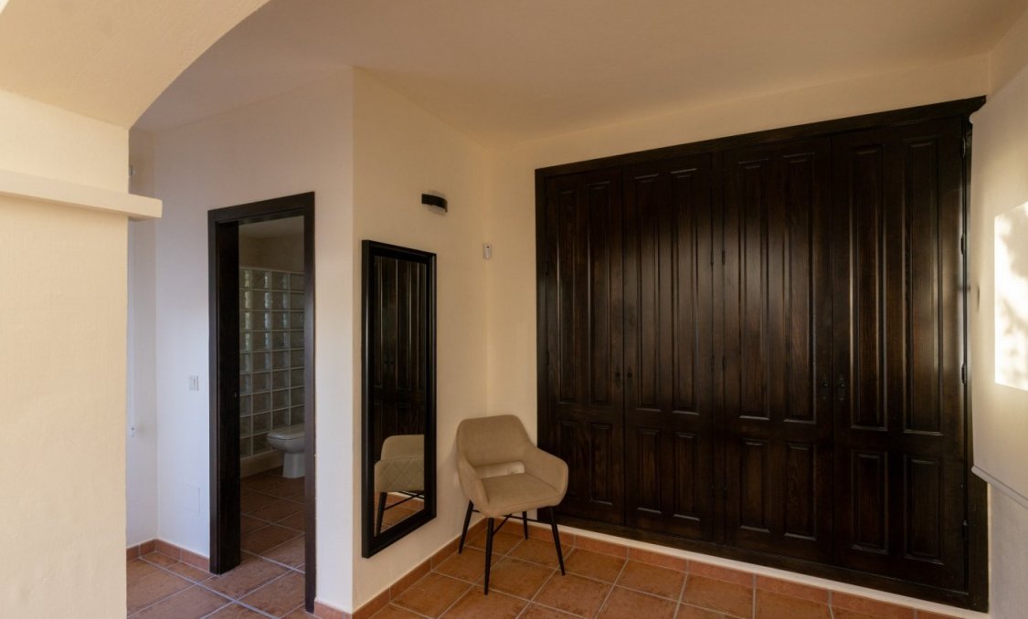 Obra nueva - villa -
