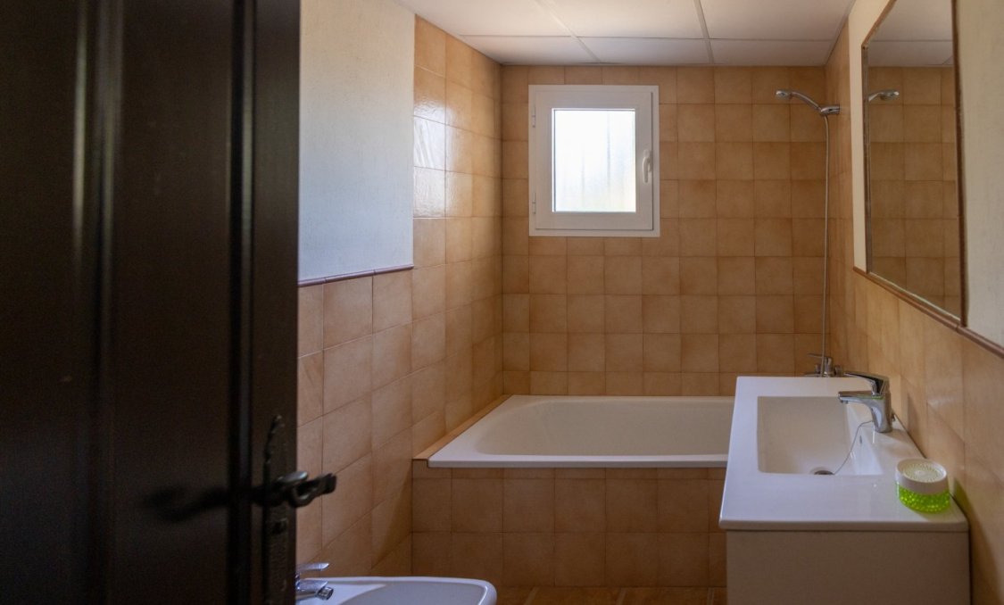 Obra nueva - villa -
