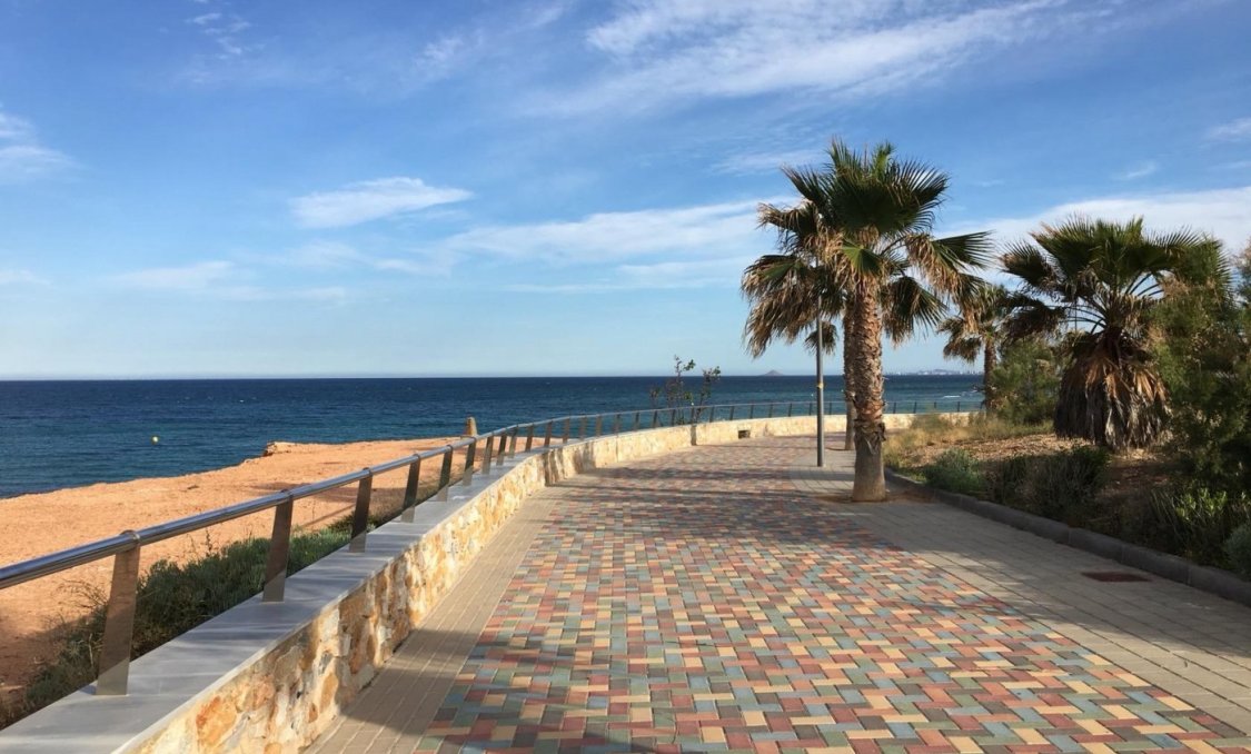 Obra nueva - villa -
