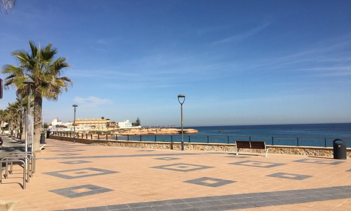 Nowy budynek - villa -
