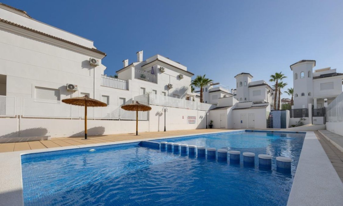 Obra nueva - villa -
