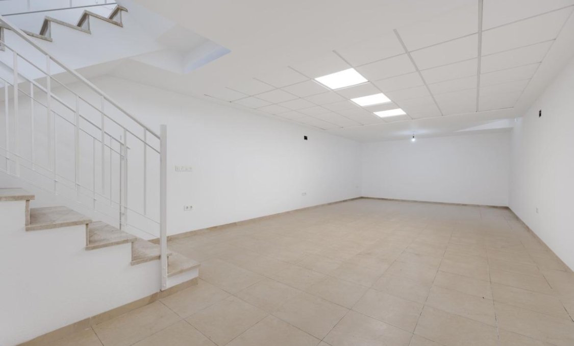 Obra nueva - villa -
