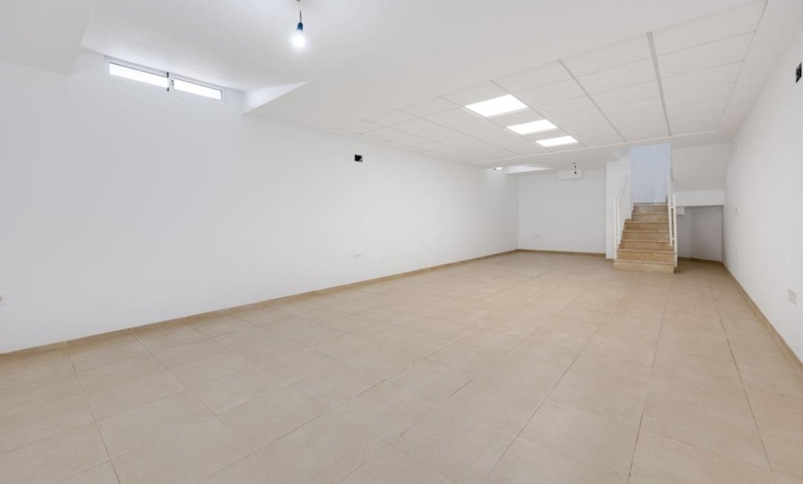 Obra nueva - villa -
