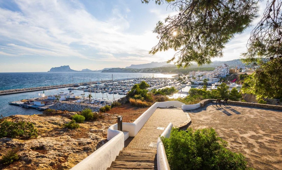 Obra nueva - villa -
