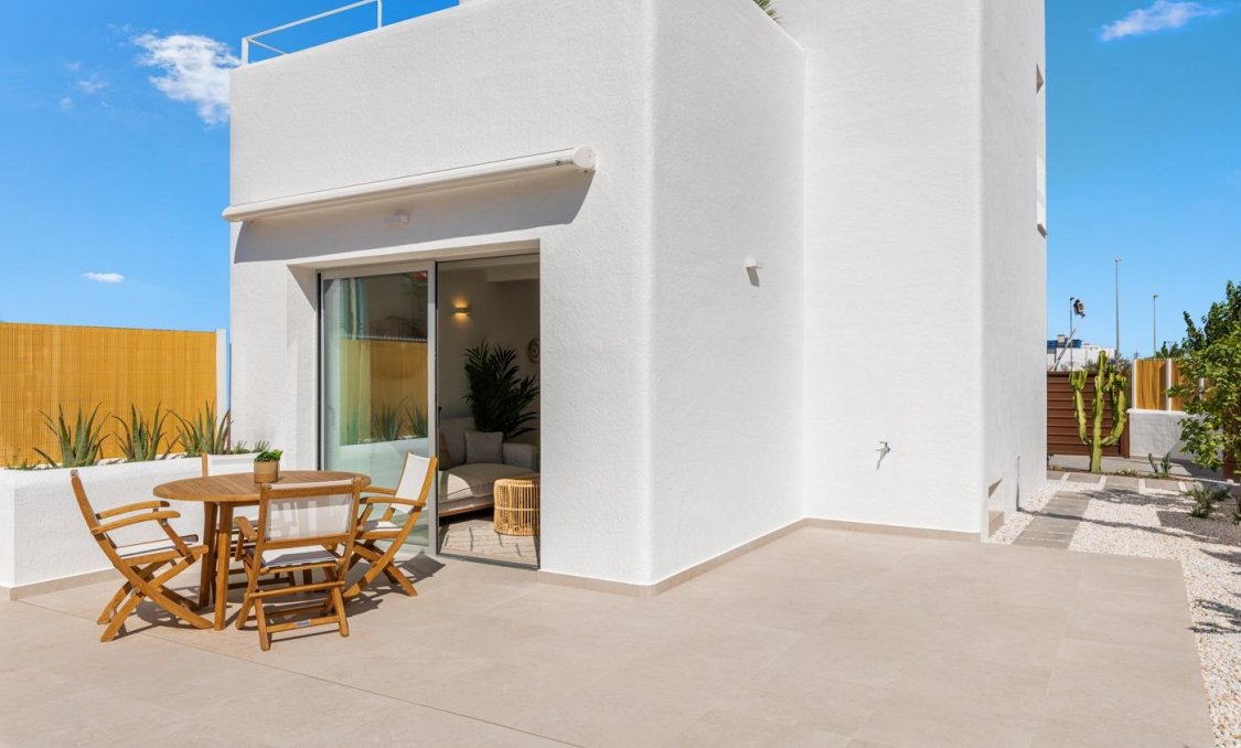 Obra nueva - villa -
