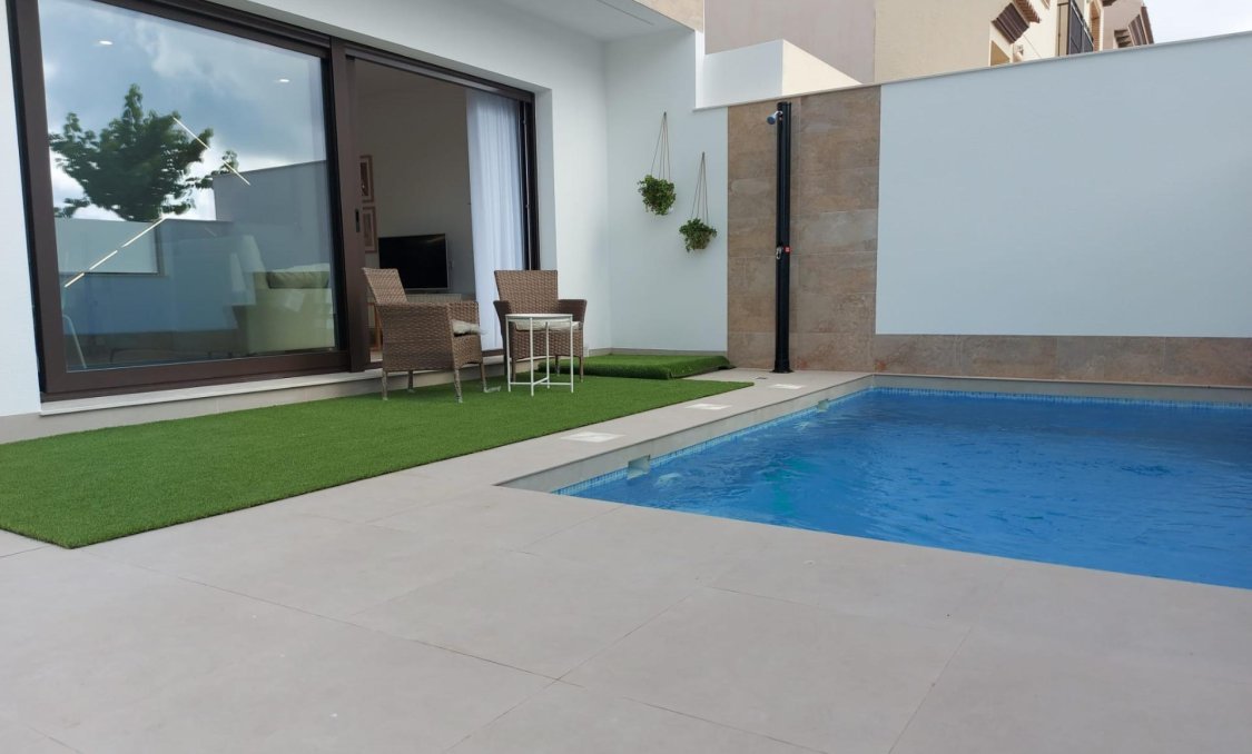 Obra nueva - villa -
